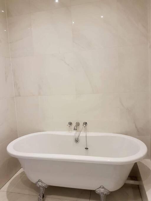 Spacious Apartment In The Heart Of Camden Town London Bagian luar foto